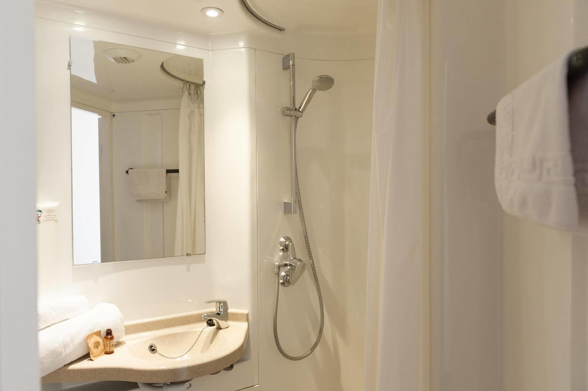 Auberge De Jeunesse Hi Bordeaux-Blanquefort - Ex Otellia Экстерьер фото